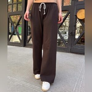Brandy Melville Anastasia Tie Sweatpants in Brown | Pre-Owned, Good Condition 🐻